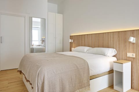 Bed, Photo of the whole room, Bedroom, wardrobe