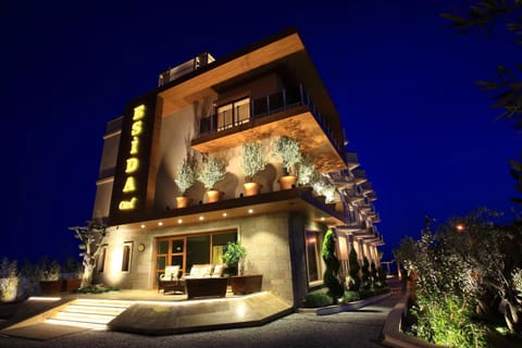 Facade/entrance