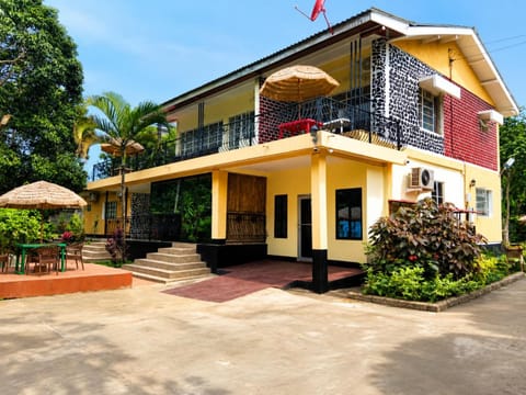 Property building, Facade/entrance, Garden view