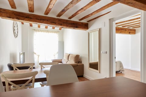Living room, Photo of the whole room