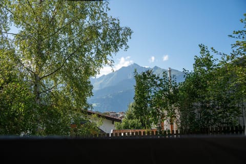 View (from property/room), Balcony/Terrace, Mountain view