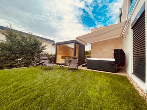Garden, Garden, Hot Tub, Sauna, Spa and wellness centre/facilities, Swimming pool