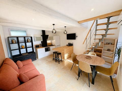Kitchen or kitchenette, Living room, Dining area