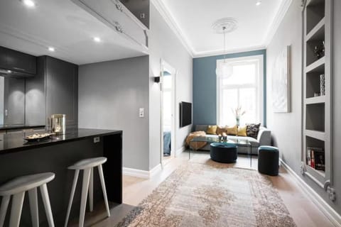 Library, Kitchen or kitchenette, Living room, Seating area, Dining area, kitchen