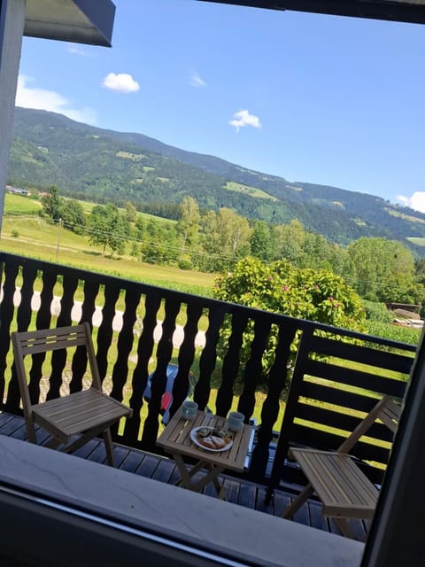 Balcony/Terrace, Mountain view