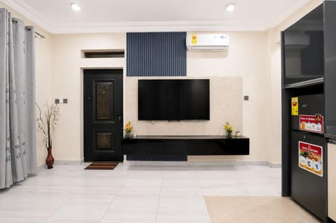 Communal lounge/ TV room, TV and multimedia, Evening entertainment, air conditioner
