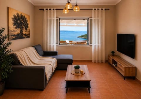 TV and multimedia, Living room, Seating area, Sea view