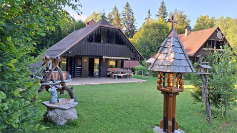 Property building, Day, Garden, Garden view