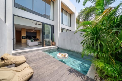 Property building, Patio, Swimming pool
