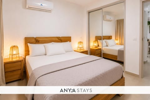 Bed, Bedroom, wardrobe, air conditioner