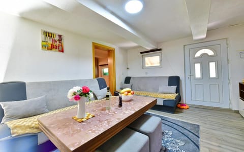 House Luna Apartment in Lika-Senj County