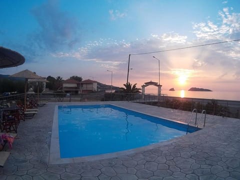 Swimming pool, Swimming pool