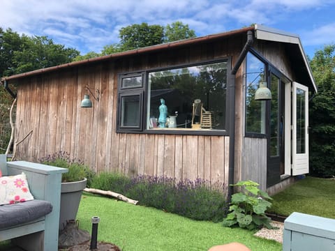 Beachhouse Rockanje Chalet in Hellevoetsluis