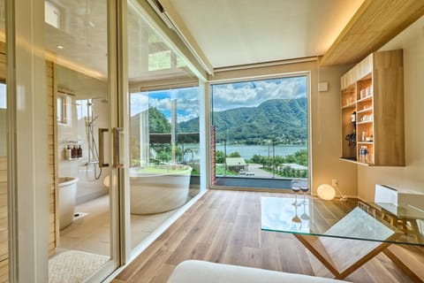 Bathroom, Living room, Photo of the whole room, Lake view, Mountain view