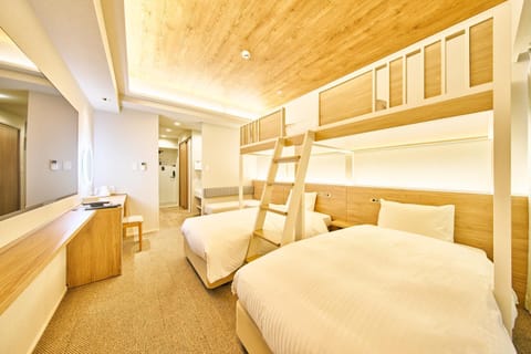 Bedroom, bunk bed