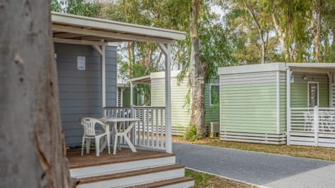 Property building, Patio, Garden, Dining area, Garden view