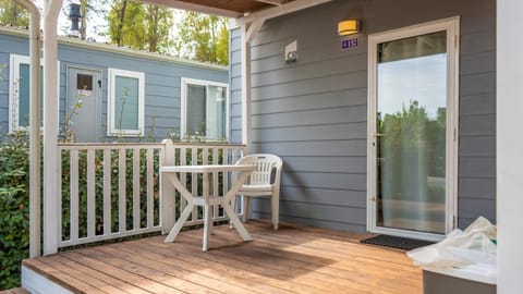 Property building, Patio, Day, Dining area