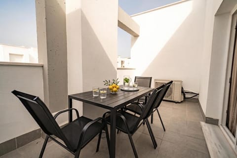 Off site, Balcony/Terrace