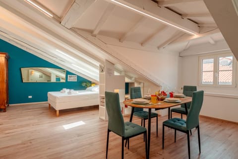 Bed, Photo of the whole room, Dining area