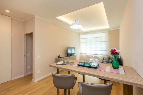 TV and multimedia, Living room, Dining area
