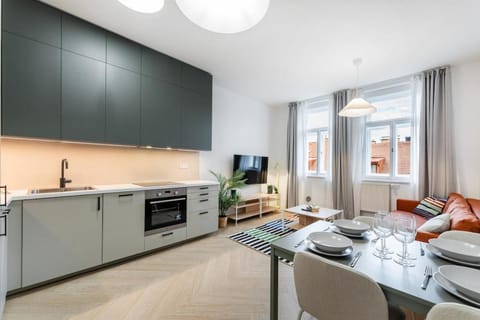 TV and multimedia, Kitchen or kitchenette, Living room, Dining area, dishwasher, oven, stove, toaster