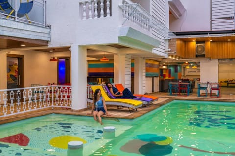 Swimming pool