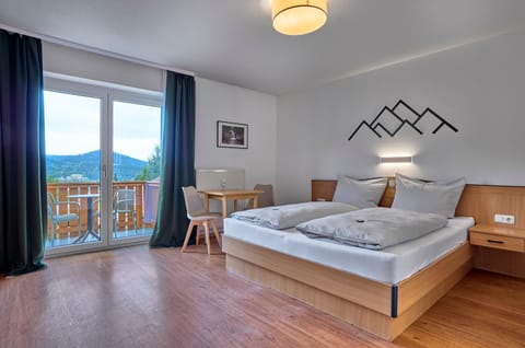 Bed, Dining area, Bedroom, Mountain view