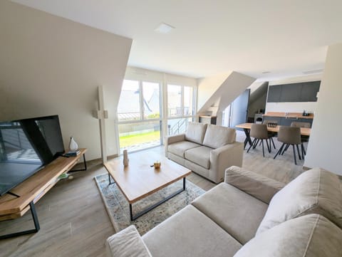 TV and multimedia, Living room, Dining area