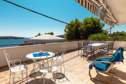 Balcony/Terrace, children, Family