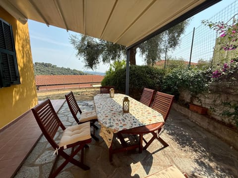 Patio, Spring, Day, Garden, View (from property/room), Balcony/Terrace, Living room, Seating area, Dining area, Garden view