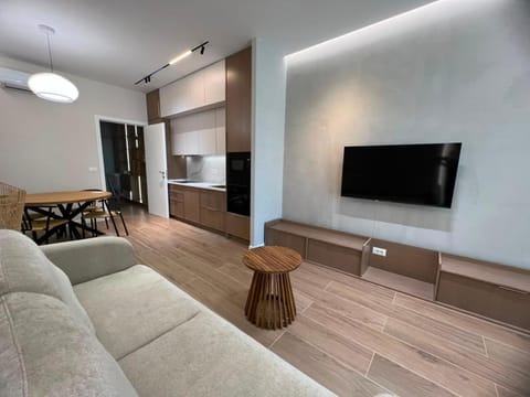 TV and multimedia, Kitchen or kitchenette, Living room, Seating area