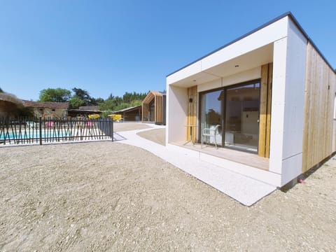 Property building, Swimming pool