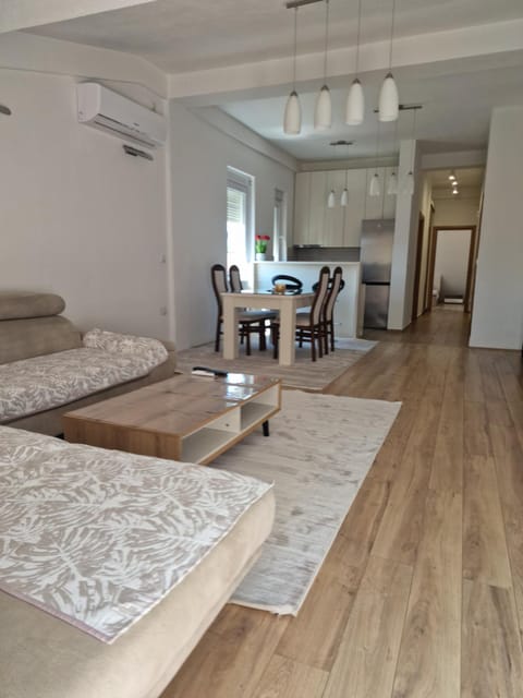Kitchen or kitchenette, Living room, Photo of the whole room, Seating area