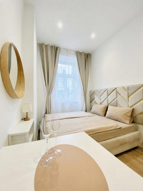Property building, Bed, Seating area, Bedroom