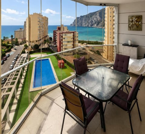 Balcony/Terrace, Dining area, Pool view, Sea view, Swimming pool
