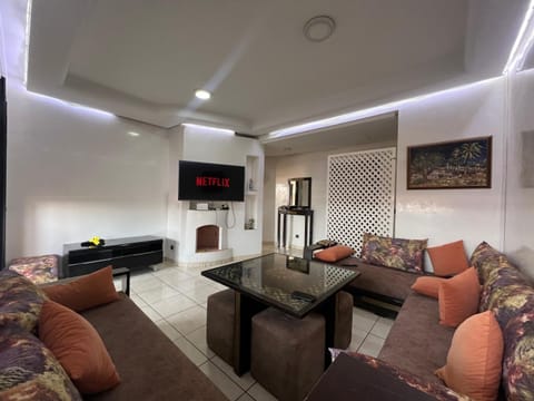 Communal lounge/ TV room, TV and multimedia, Living room, Seating area