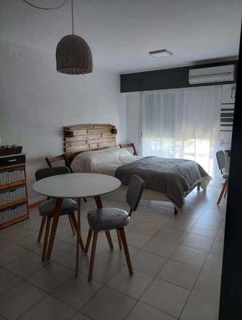 Bed, Living room, Photo of the whole room, Bedroom, air conditioner