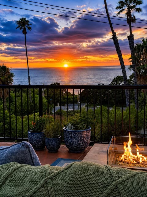 Balcony/Terrace, Seating area, Sea view, Sunset