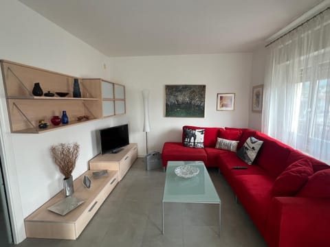 Communal lounge/ TV room, TV and multimedia, Living room