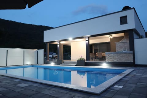 Property building, Night