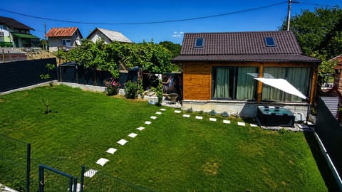 Property building, Day, Garden