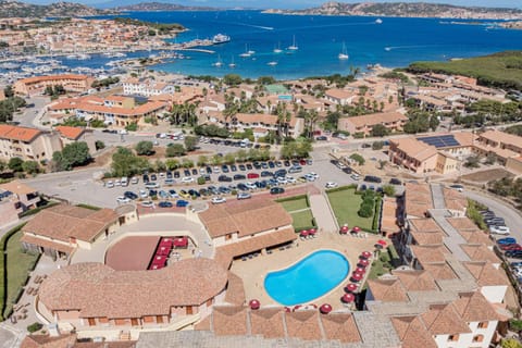 Property building, Bird's eye view, City view, Pool view, Sea view