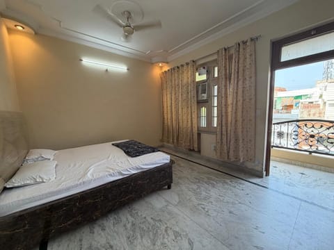 Bed, Balcony/Terrace, Photo of the whole room, Bedroom, air conditioner