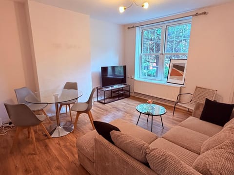TV and multimedia, Living room, Dining area