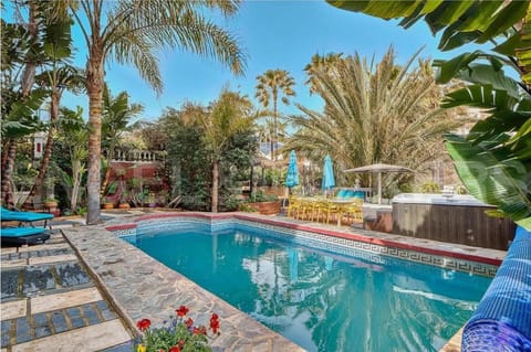 Garden, Garden view, Pool view, Swimming pool, sunbed