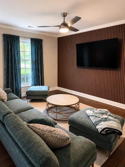 TV and multimedia, Living room, Seating area