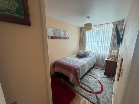 Bed, TV and multimedia, Photo of the whole room