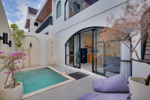 View (from property/room), Pool view, Swimming pool, Swimming pool
