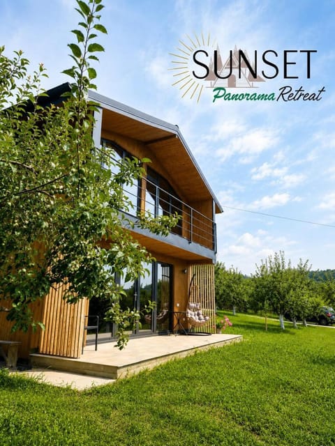 Property building, Day, Natural landscape, Garden, Garden view