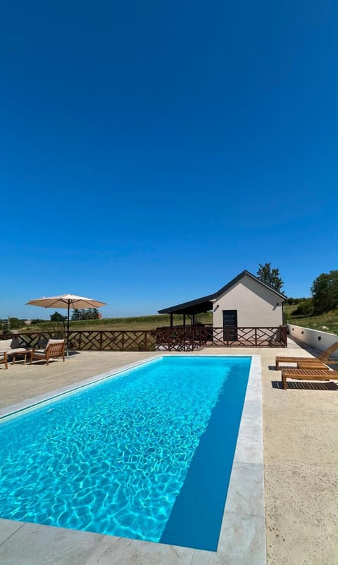 Property building, Natural landscape, Pool view, Swimming pool